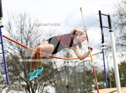 Thumbnail 2 in Kern Invitational photogallery.