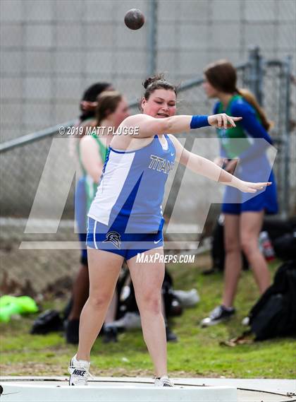 Thumbnail 2 in Kern Invitational photogallery.