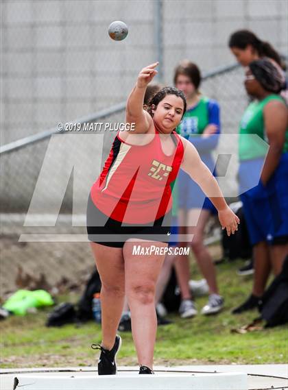Thumbnail 2 in Kern Invitational photogallery.