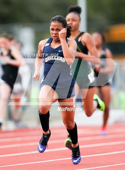 Thumbnail 3 in Kern Invitational photogallery.