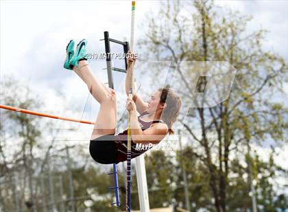 Thumbnail 1 in Kern Invitational photogallery.