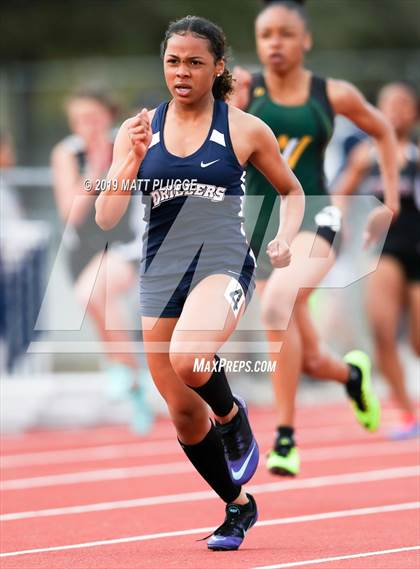 Thumbnail 2 in Kern Invitational photogallery.