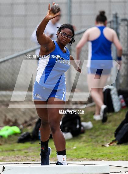 Thumbnail 3 in Kern Invitational photogallery.