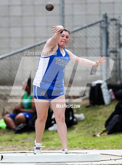 Thumbnail 1 in Kern Invitational photogallery.