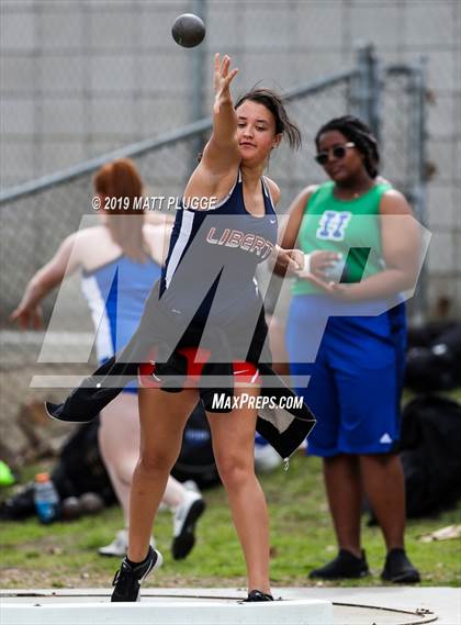 Thumbnail 2 in Kern Invitational photogallery.