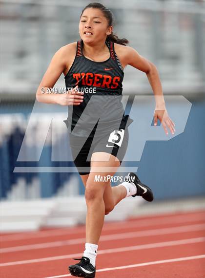 Thumbnail 1 in Kern Invitational photogallery.