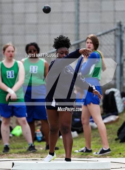 Thumbnail 1 in Kern Invitational photogallery.