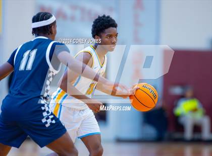 Thumbnail 3 in Mays vs Decatur (Hard In The Paint Classic) photogallery.