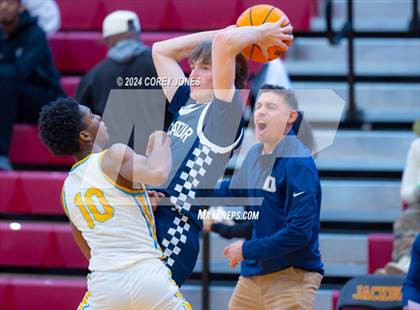 Thumbnail 3 in Mays vs Decatur (Hard In The Paint Classic) photogallery.