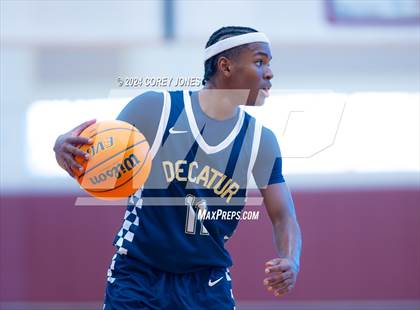 Thumbnail 3 in Mays vs Decatur (Hard In The Paint Classic) photogallery.