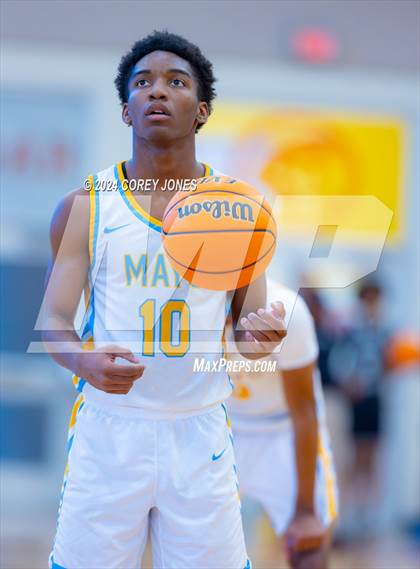Thumbnail 3 in Mays vs Decatur (Hard In The Paint Classic) photogallery.