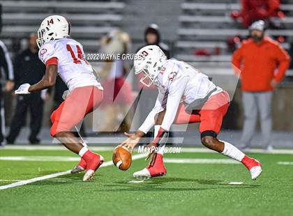 Thumbnail 3 in Crosby @ Longview (UIL 5A D1 Bi-District Playoff) photogallery.