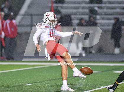 Thumbnail 3 in Crosby @ Longview (UIL 5A D1 Bi-District Playoff) photogallery.