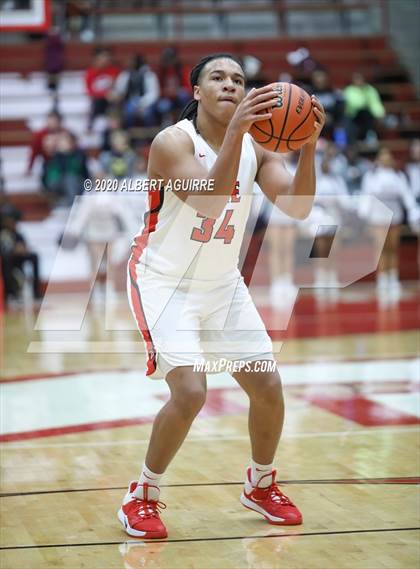 Thumbnail 2 in Pike vs. Lawrence Central photogallery.