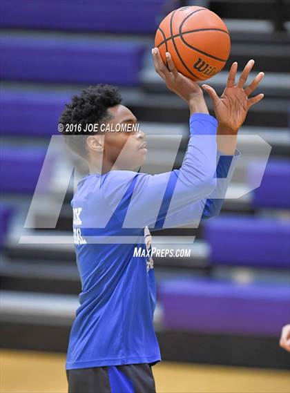 Thumbnail 1 in East Central vs Lehman (Boerne ISD Tournament) photogallery.