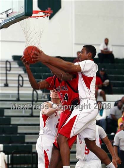 Thumbnail 2 in St. Thomas Catholic vs Glen Oaks (Texas Jamboree) photogallery.