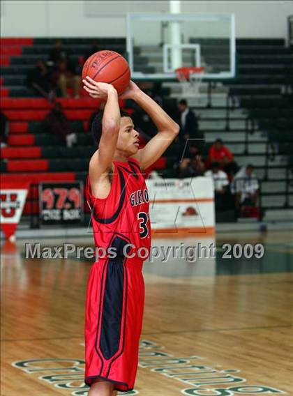 Thumbnail 3 in St. Thomas Catholic vs Glen Oaks (Texas Jamboree) photogallery.