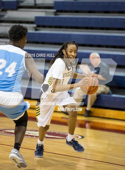 Thumbnail 3 in Lee vs. Asheville Christian Academy (Hoodie's House Hoops Classic) photogallery.