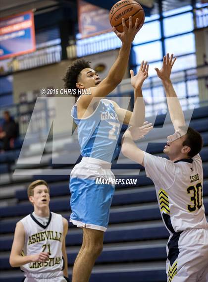 Thumbnail 2 in Lee vs. Asheville Christian Academy (Hoodie's House Hoops Classic) photogallery.