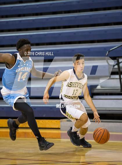 Thumbnail 2 in Lee vs. Asheville Christian Academy (Hoodie's House Hoops Classic) photogallery.