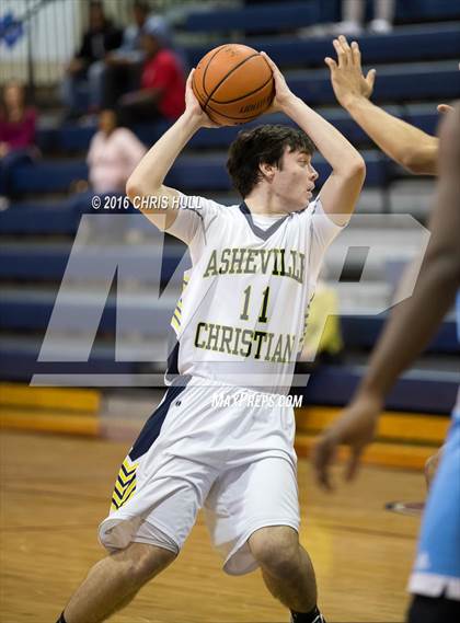 Thumbnail 2 in Lee vs. Asheville Christian Academy (Hoodie's House Hoops Classic) photogallery.