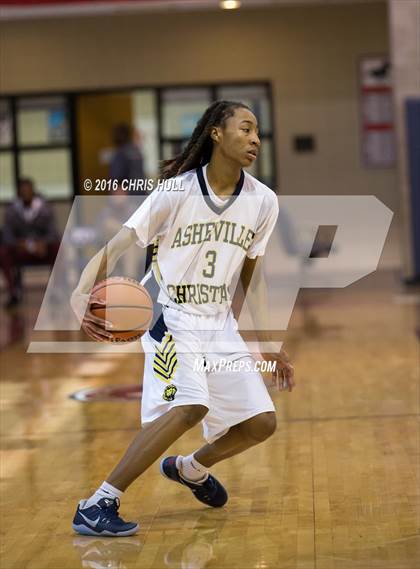 Thumbnail 1 in Lee vs. Asheville Christian Academy (Hoodie's House Hoops Classic) photogallery.