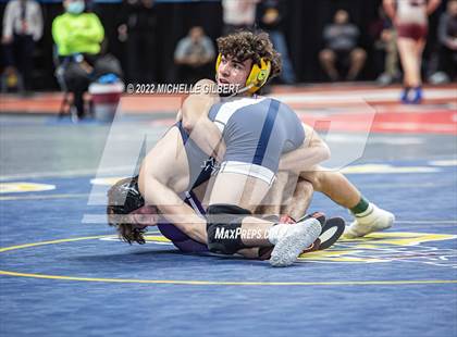 Thumbnail 1 in NYSPHSAA D2 State Championship Wrestling Semifinals photogallery.