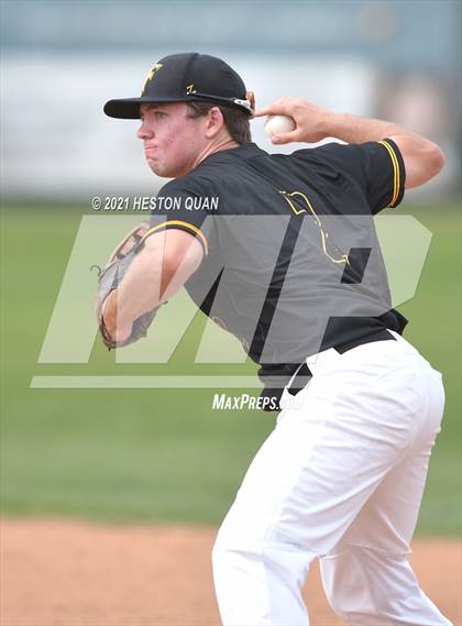 Thumbnail 2 in Esperanza @ Foothill photogallery.
