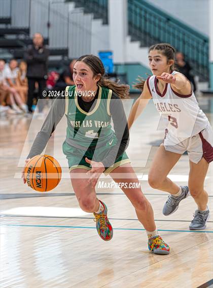 Thumbnail 2 in Belen vs. West Las Vegas (Al Armendariz Tournament) photogallery.