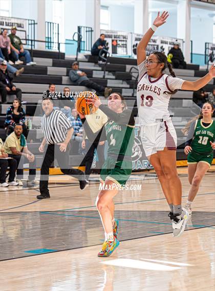 Thumbnail 2 in Belen vs. West Las Vegas (Al Armendariz Tournament) photogallery.
