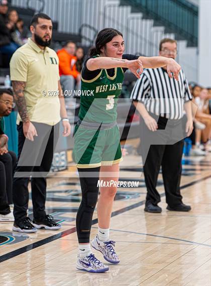 Thumbnail 1 in Belen vs. West Las Vegas (Al Armendariz Tournament) photogallery.