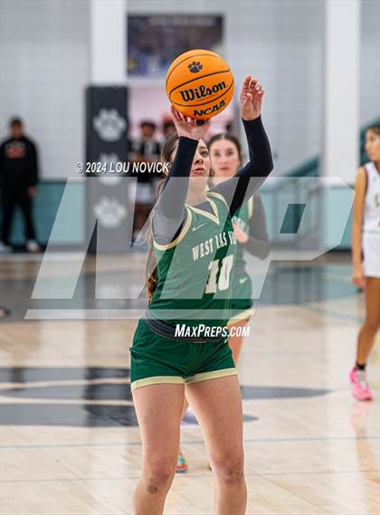 Thumbnail 3 in Belen vs. West Las Vegas (Al Armendariz Tournament) photogallery.
