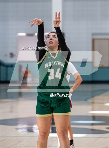 Thumbnail 1 in Belen vs. West Las Vegas (Al Armendariz Tournament) photogallery.