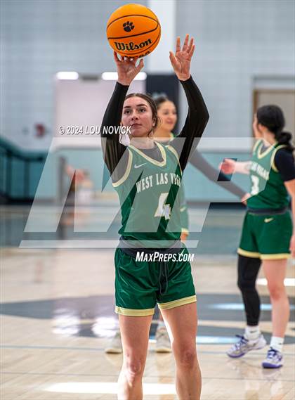 Thumbnail 3 in Belen vs. West Las Vegas (Al Armendariz Tournament) photogallery.