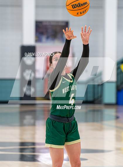 Thumbnail 3 in Belen vs. West Las Vegas (Al Armendariz Tournament) photogallery.