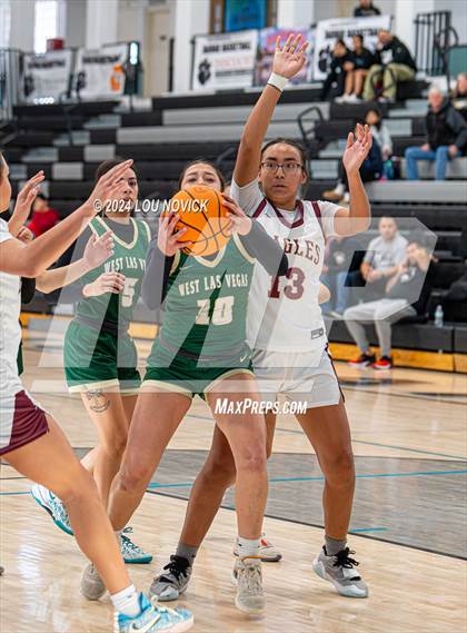 Thumbnail 1 in Belen vs. West Las Vegas (Al Armendariz Tournament) photogallery.