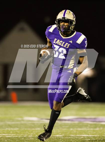 Thumbnail 1 in Bethlehem @ Campbellsville (KHSAA Class 1A Round 2) photogallery.