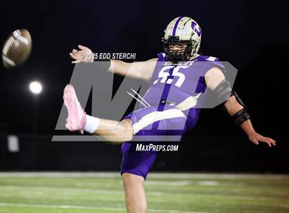 Thumbnail 2 in Bethlehem @ Campbellsville (KHSAA Class 1A Round 2) photogallery.