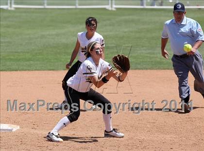 Thumbnail 2 in Calvary Chapel vs. Citrus Valley (CIF SS D6 Final) photogallery.