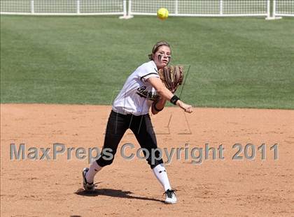 Thumbnail 2 in Calvary Chapel vs. Citrus Valley (CIF SS D6 Final) photogallery.
