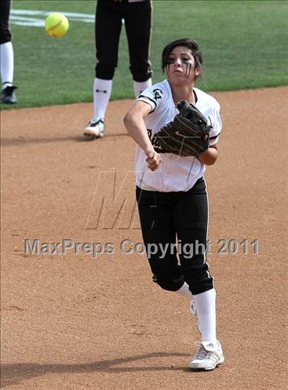 Thumbnail 2 in Calvary Chapel vs. Citrus Valley (CIF SS D6 Final) photogallery.