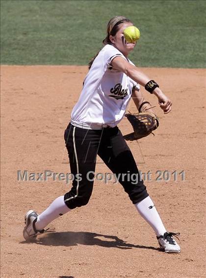 Thumbnail 3 in Calvary Chapel vs. Citrus Valley (CIF SS D6 Final) photogallery.