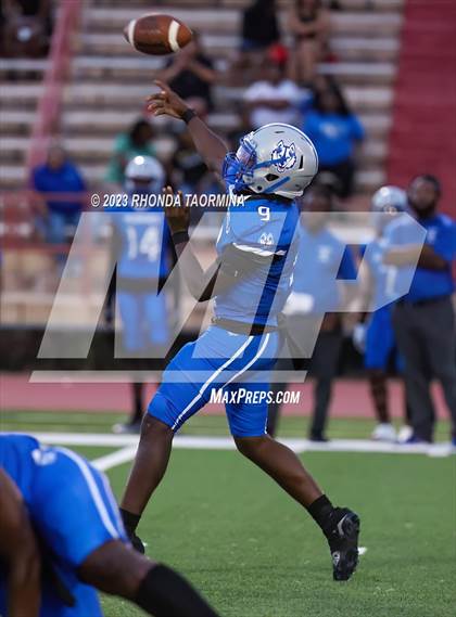 Thumbnail 2 in Lamar Consolidated @ Westbury photogallery.