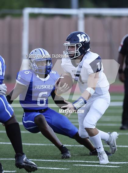 Thumbnail 2 in Lamar Consolidated @ Westbury photogallery.
