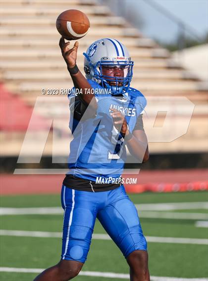 Thumbnail 1 in Lamar Consolidated @ Westbury photogallery.