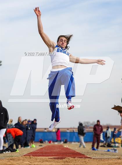 Thumbnail 2 in Brock Track Meet (Field Jumping Events) photogallery.