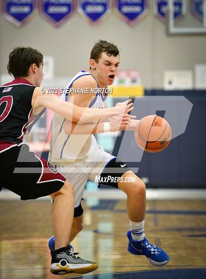 Thumbnail 2 in Toutle Lake vs Ocosta (WIAA 2B District Playoff) photogallery.