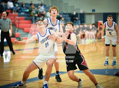 Thumbnail 2 in Toutle Lake vs Ocosta (WIAA 2B District Playoff) photogallery.