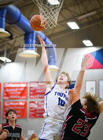 Thumbnail 1 in Toutle Lake vs Ocosta (WIAA 2B District Playoff) photogallery.