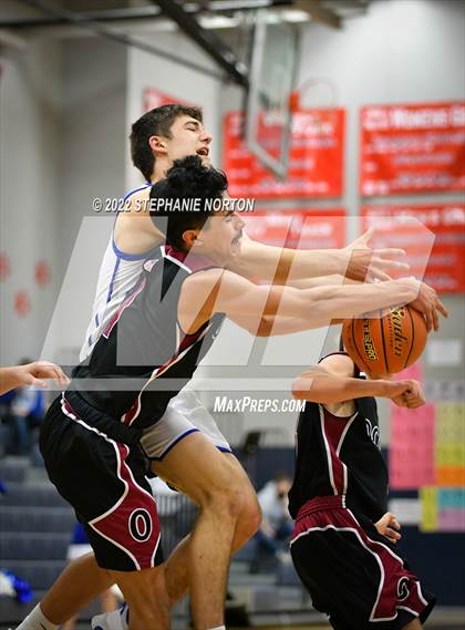 Thumbnail 1 in Toutle Lake vs Ocosta (WIAA 2B District Playoff) photogallery.